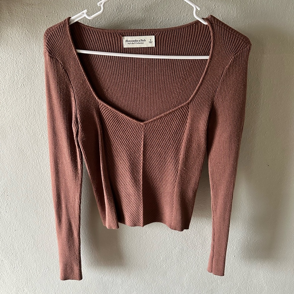 Abercrombie & Fitch sweetheart sweater. Size small